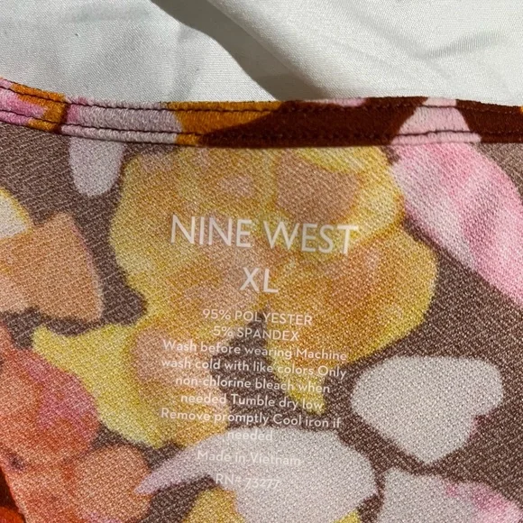 Nine West Floral Faux Wrap Dress in Vibrant Colors Size XL - Picture 4 of 6